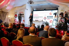 Wicepremier-Henry-Kowalczyk-wita-zgromadzonych-podczas-finalu-Bitwy-Regionow-2022-fot.-MRiRW