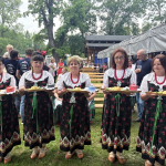 Stowarzyszenie Koło Gospodyń w Białce z potrawą konkursową „Zupa fasolowa z chrzanem”