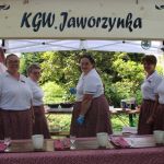 Laureatki I miejsca: Koło Gospodyń Wiejskich w Jaworzynce. pozujące do zdjęcia w swoim namiocie podczas I etapu konkursu Bitwa Regionów w Pawłowicach