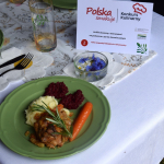 Królik duszony z warzywami, na poduszce z puree ziemniaczanym - potrawa przygotowana przez Koło Gospodyń Wiejskich w Olszownicy, województwo świętokrzyskie, powiat opatowski, laureaci II miejsca