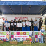 Laureaci konkursu Polska smakuje 23-05-2026 w Koszalinie od lewej: Robert Bochenko, Agnieszka Basłyk(KOWR), w tle Zbigniew Grabarek – Z-ca Dyrektora KOWR w Koszalinie, KGW w Strachominie, KGW w Mścicach ,KGW Rusowo, Rafał Kuras, Łukasz Gładysiak