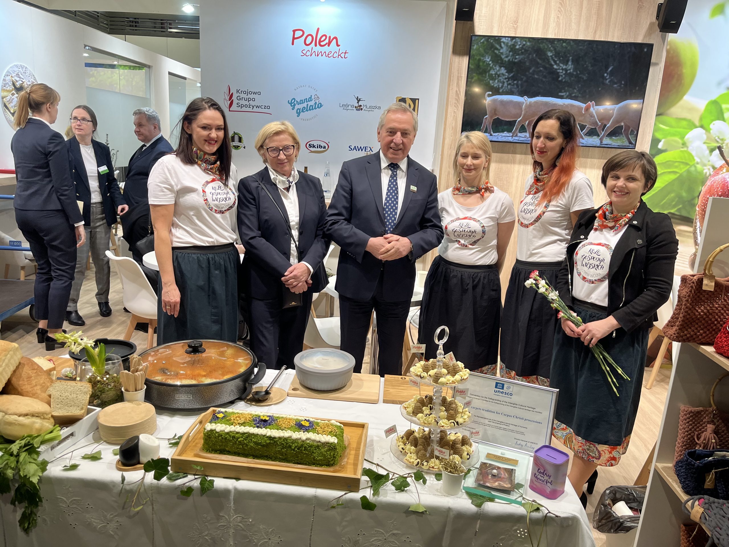 Read more about the article Koło Gospodyń Wiejskich “Zimna Wódka” na Grüne Woche w Berlinie